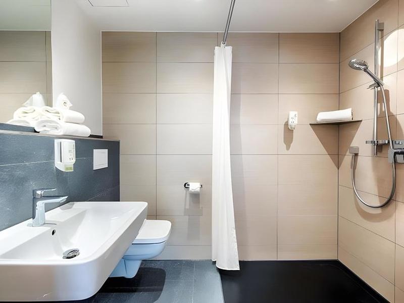 EA252403C9C089C5F6BFB17E5F436DA4