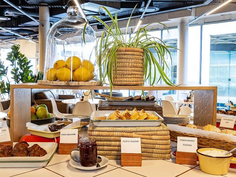 8F06C39AC4006BAE3641EBF35E31A2AA