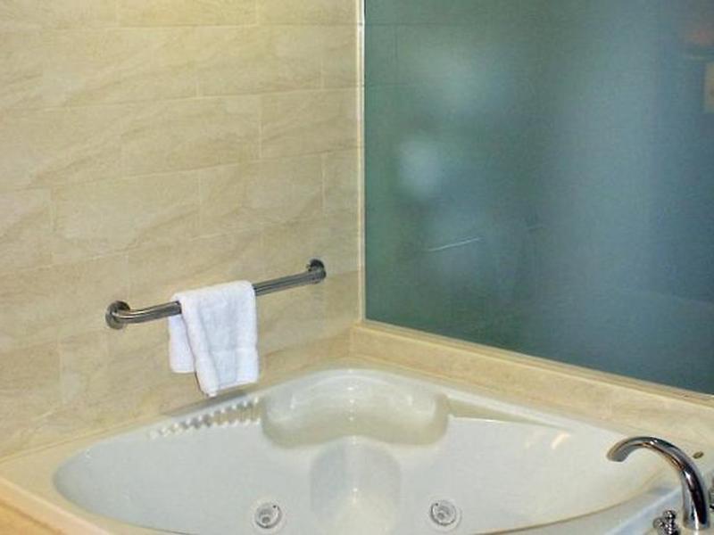 6C5BE821AED355AEAD71379E81DB0FA3