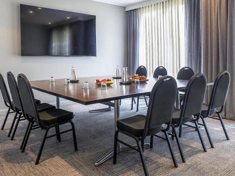 6827898B65CC43A986FB5D8F0996793D