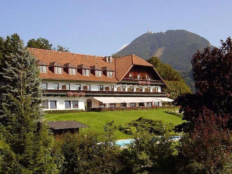 F64222D81A4E688A34D95C7D5C4DA54C