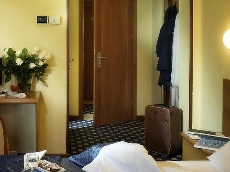 A5FA7B85442AF64F17DE2BF1D1AD6041