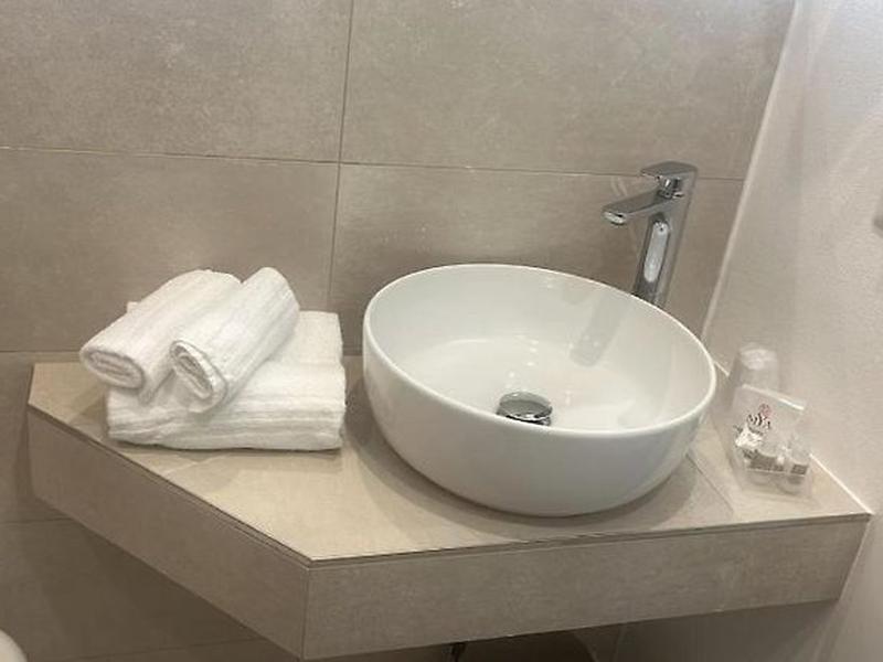 C7CA244D9B776878CF65037DA4A3F3A7