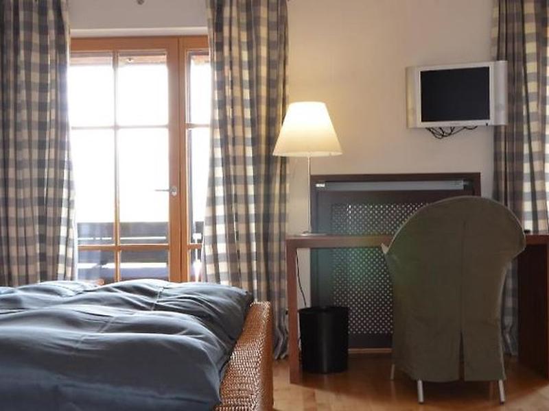 E67432A695B3F34E70192874A0483C2A