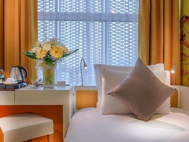 2E940187429BCCC5E826016E1F91AB0C