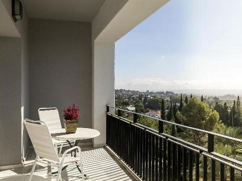 1AB8523FC1241DABC9BE7F451345CD51