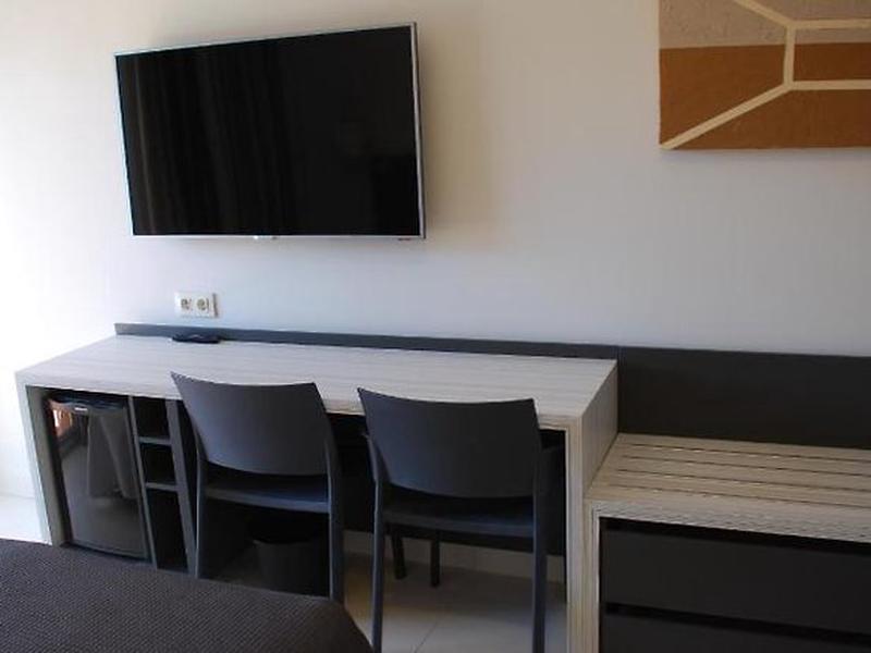 F127260C3F9489D5E8A7683381FDF3CF