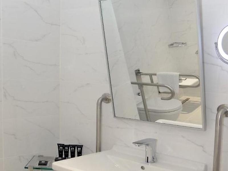 D9EC6930DF08A59A5E15D2E3AF8B5812