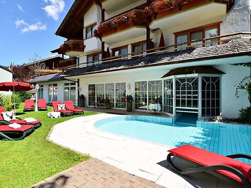 FFEED4ED1F390DDE9F8696ECE24622E3