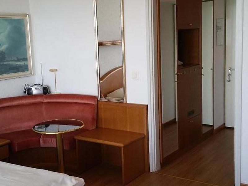 2B7B9FB485C9E0185176E3328DBF577F