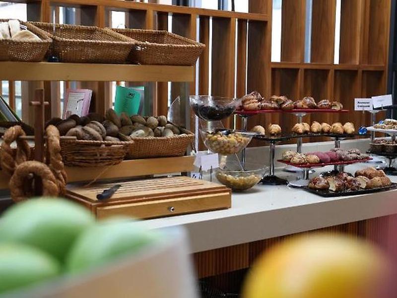 F46CB0F1D94F19581F0B8727CDDC5C5E