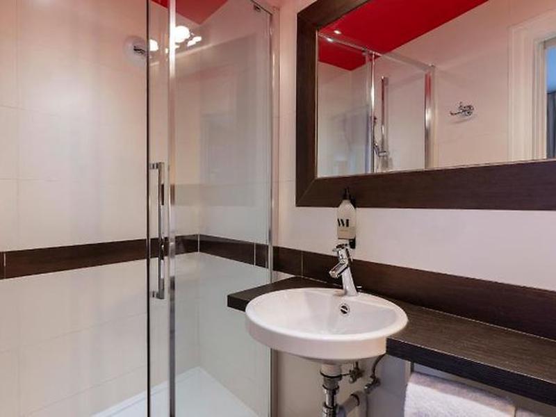 076FBA62AB4D4267F4DDC0BB82721DEA