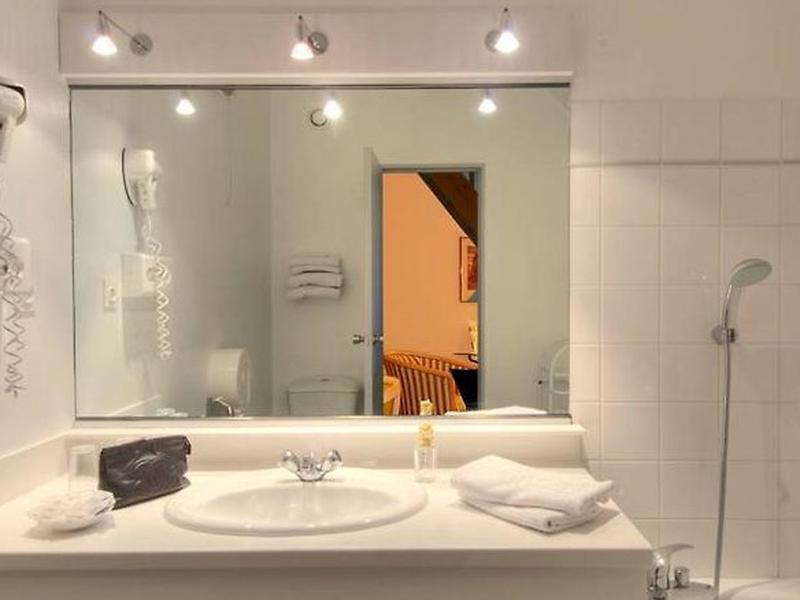 75F7F8CD3C3C1E4B74829BE66A21F18C