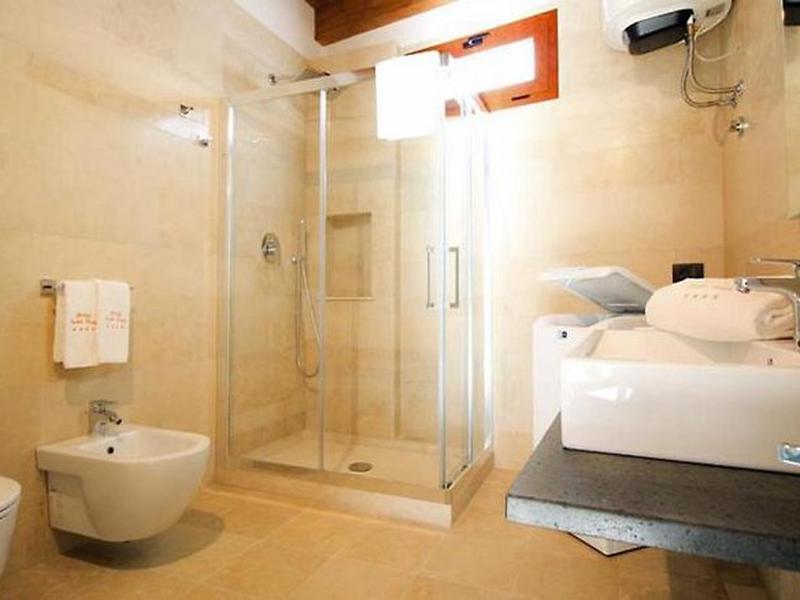 5DD3D3518525E0A96914C574B447183E