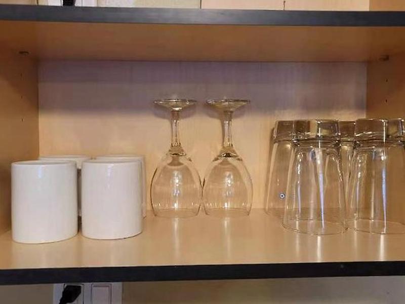 70498A79B415B2640FB48C484057957F