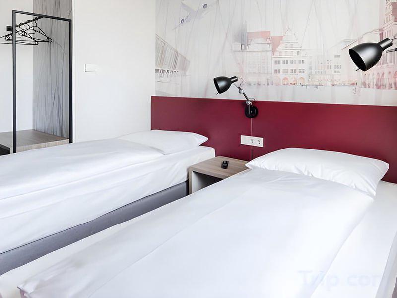 63CB44E72B8E05C6C86D2743C4F7DC61