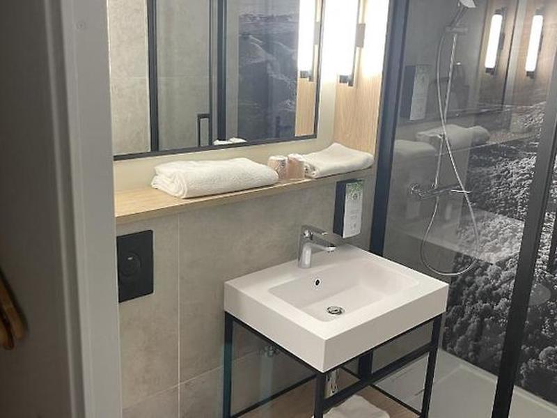 9A5E521F14E2E2F9DB8F0CBAC8255F70