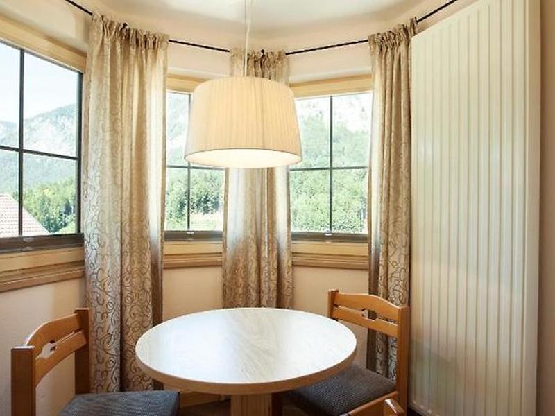 282FEA2402C77BA868B74308FA1A2FFE