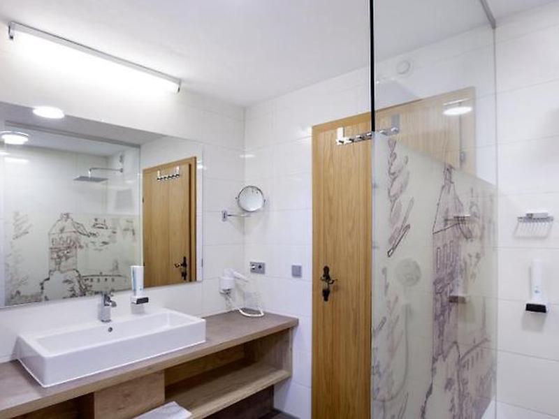 82D6A49C3D7F3F88818A424265DC40B7