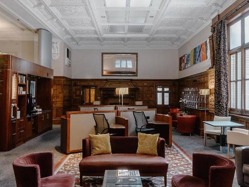 EE7C2840B49B34BD47DD6EF3582A8995