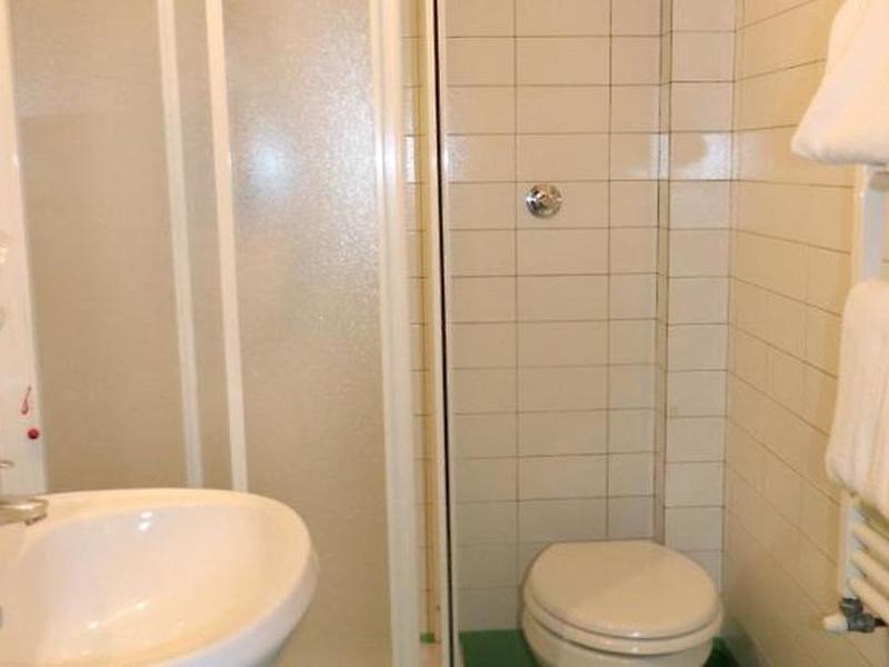 F7674AC7D021343BE3653B6CCC85022E