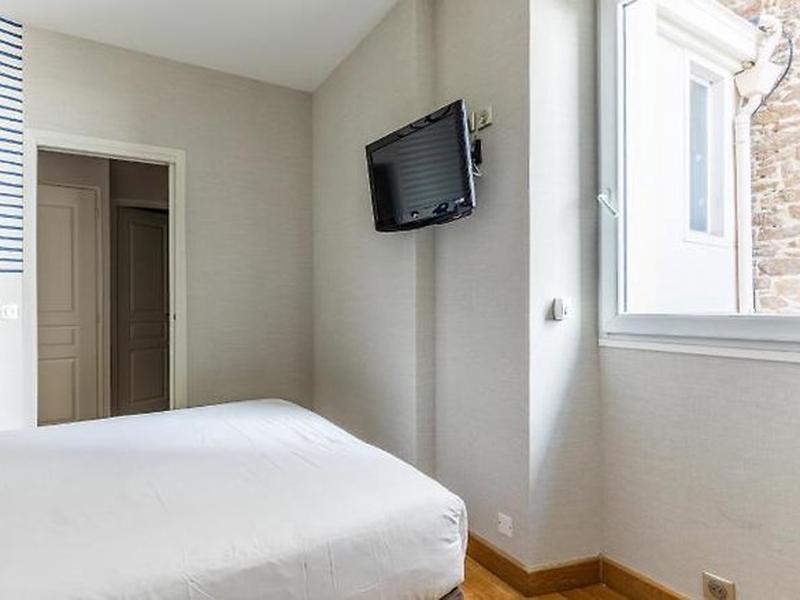 F4C0E9F0DAFA2D426242BDF2C2D42390