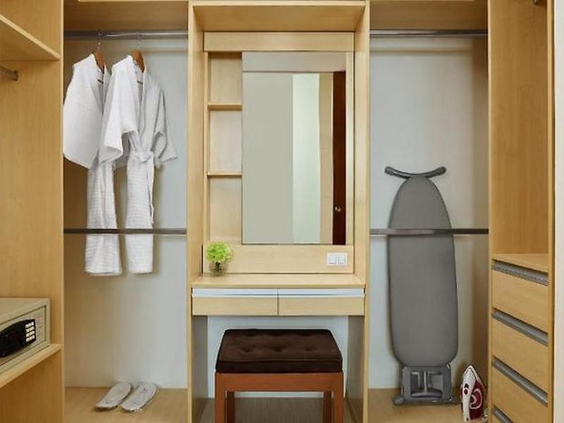 F711238C731F4BEBAF62BE2C401BD82D