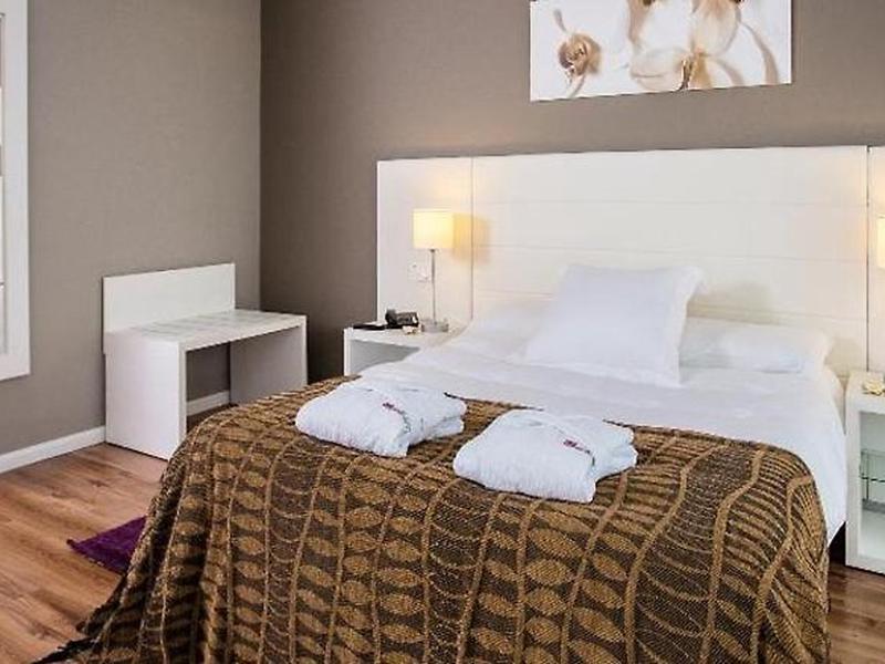 16835C2BA0CDF1470365A838AD7A4EE4