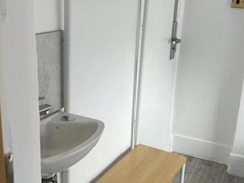 B5BF9FD097656FEB582D14327662A5CD