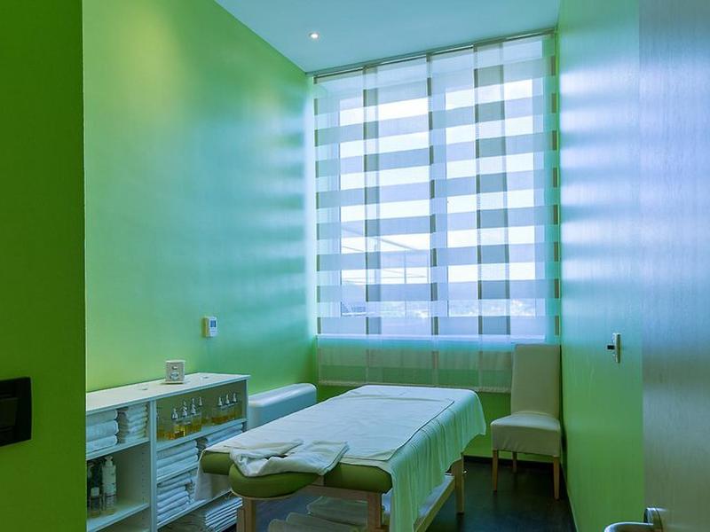 CB638711985AE27E0FB7BE6807012AF4