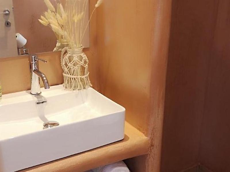 2D6FD9B27AEA693295BCB2B5571B635D