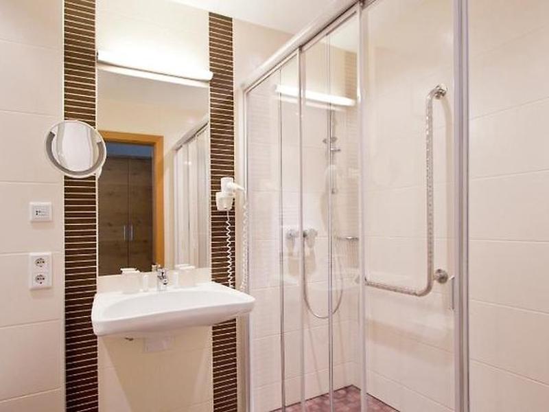 EAF0BE9E2D49712367AA47EFB47AB762