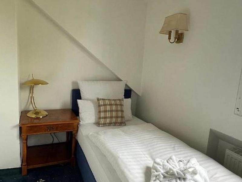 3FBB0AA24C47398479F38C0AC28C369F