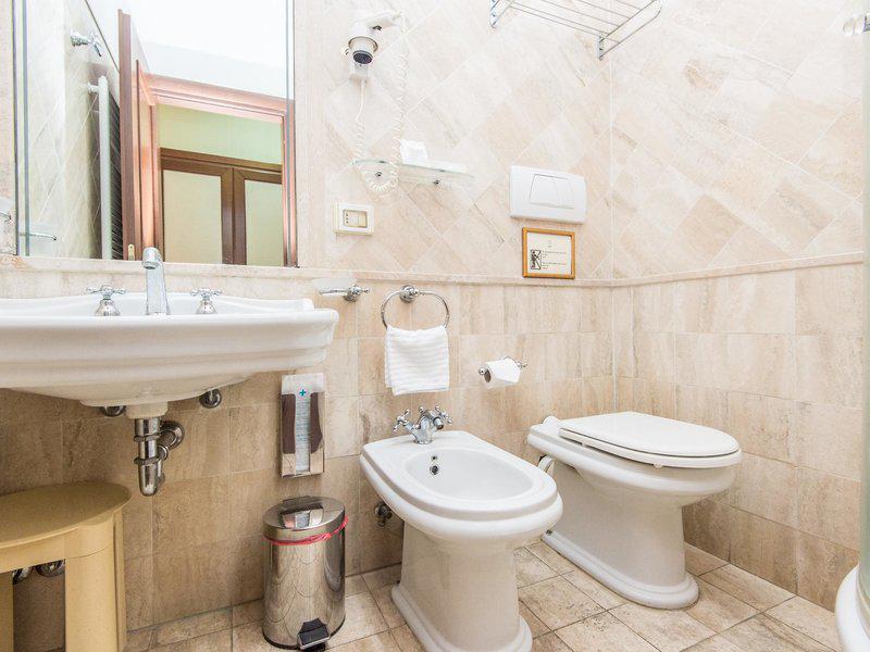 984B2070D7FD806C69A2DCCBE08A608D