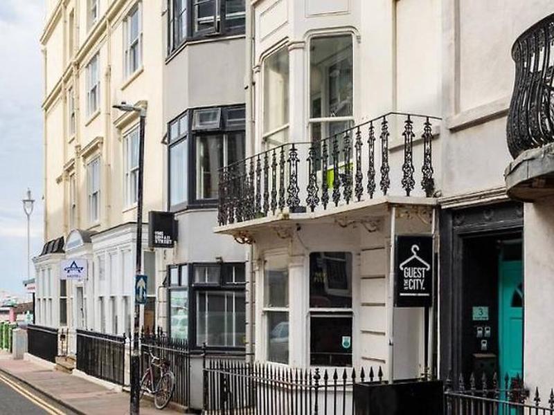 F9C0C4C856515B45875B3C0C9926FDCA