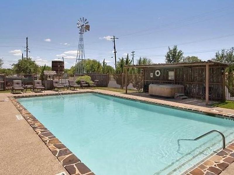 4FAA79A185C82A30688D39C0629C2AB5