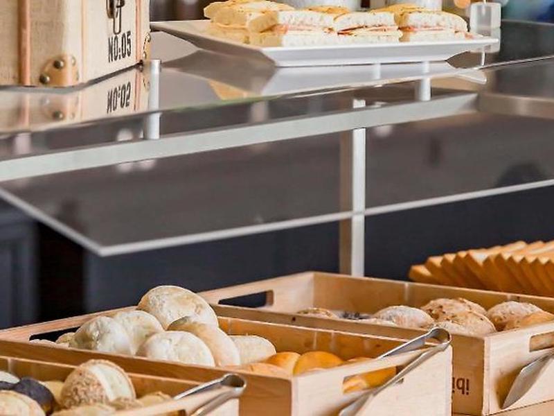 006CFD54A8275DCF92E7A442615873D8