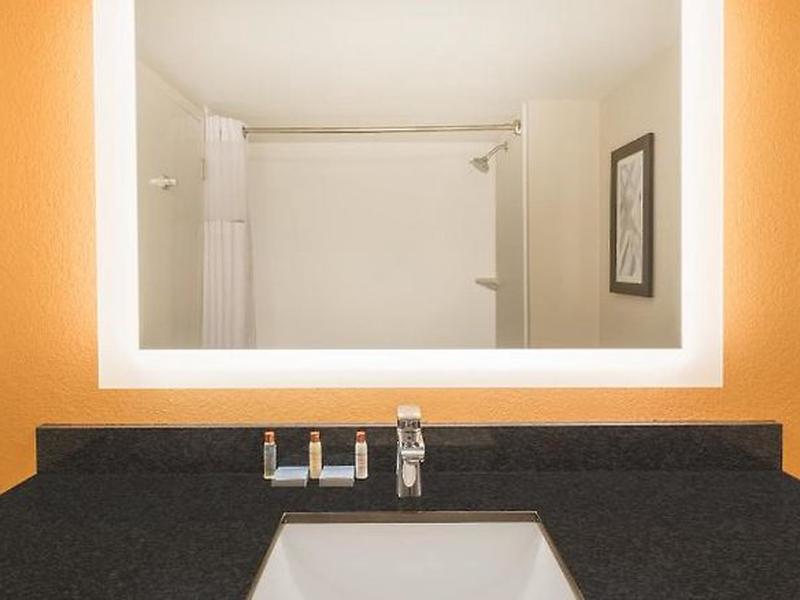 DA10C6BD7D384E1D31D3664A6895C2BB