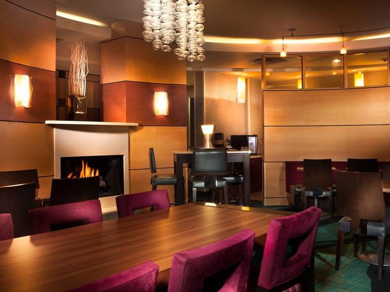 AB53387B017444F8D2FFB5D20122F91B