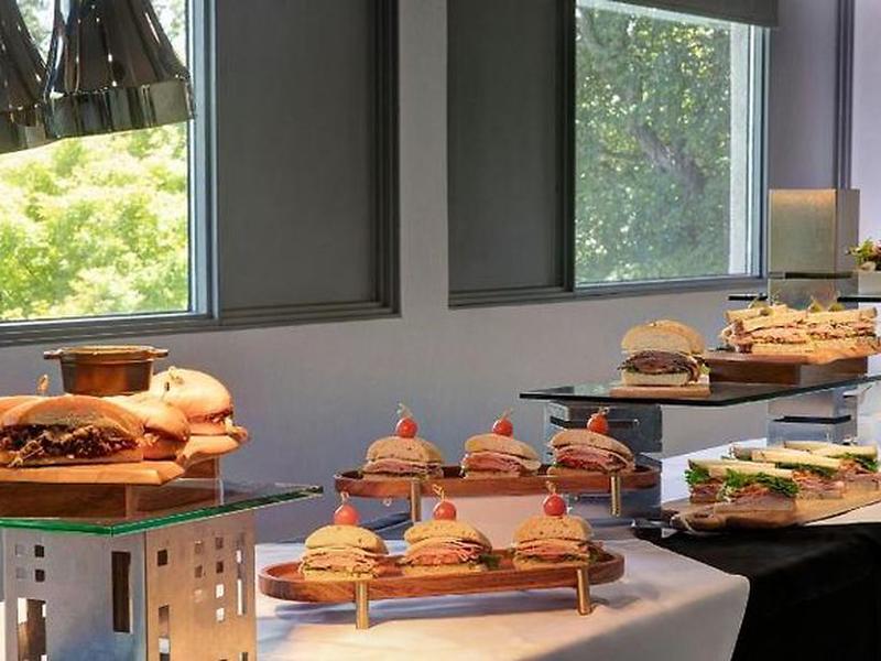 E5C0A990D6E75A8E963FC585E3C88915