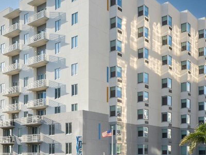 F653DB5082922352C131D0FFAF38774C