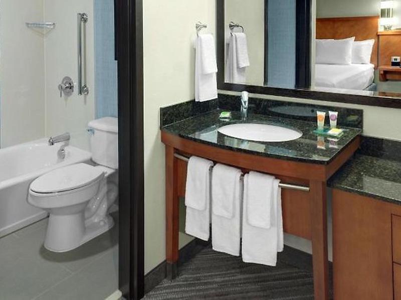 7CB2A9C7C61F872B406B2E59BDA050AF