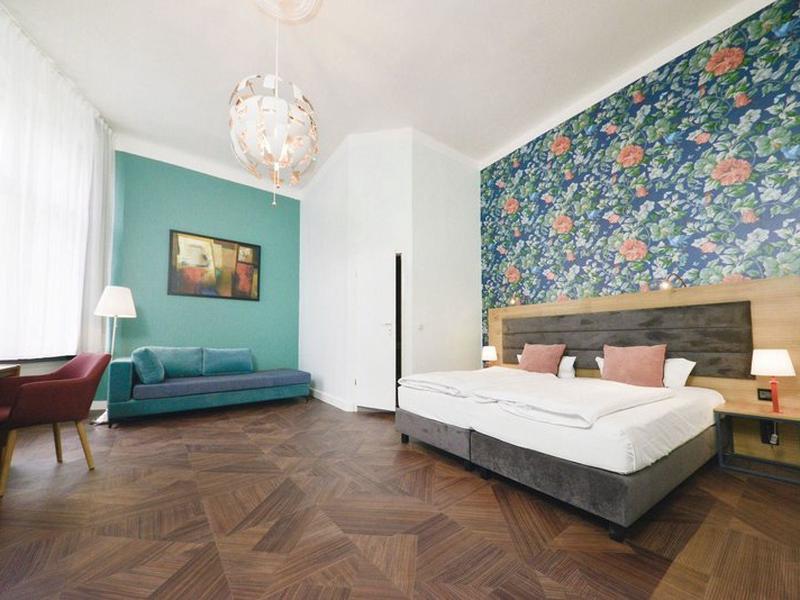 007EF9511A27CDDAF5FC6C0444B88219