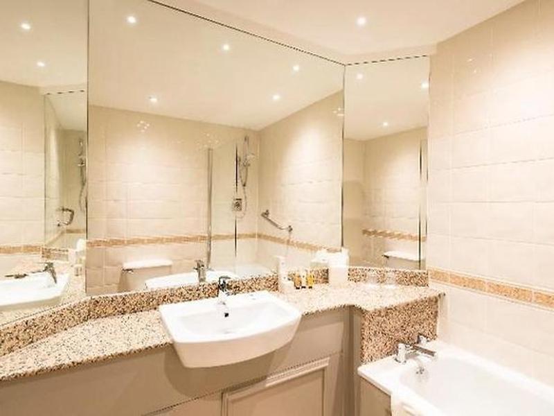 777225DDC4E830638FD89D1F88215813