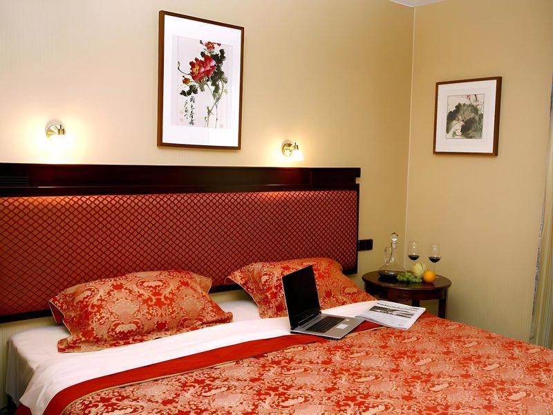 F94727D2B5EA0C06E836D71E12453334