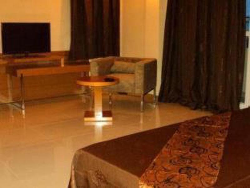 49B927B9054C9AE0F12BD7E272D7FC7A