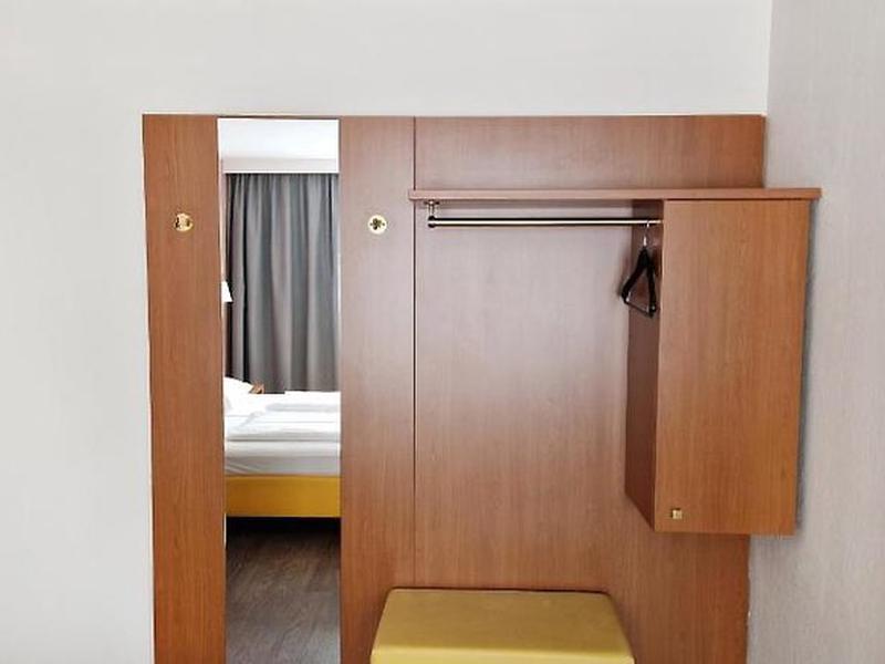 E83B60E1CE94DDB2E4FE8B097E27E440