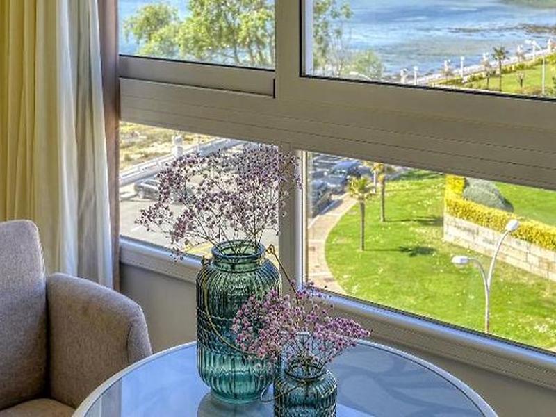 DBC0F4FF0DFC25DD0B4738BE2E853940