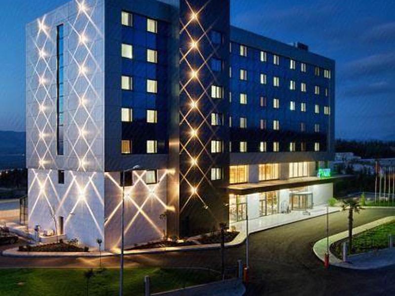 92F98E609B54FF39379B66D381302E4B