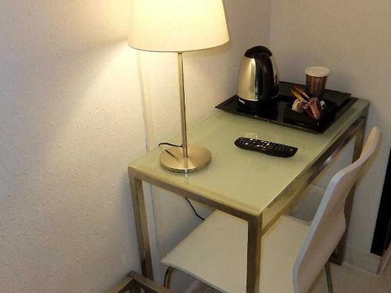 4E35368F7510CEAD06C4B7A1825F78D0